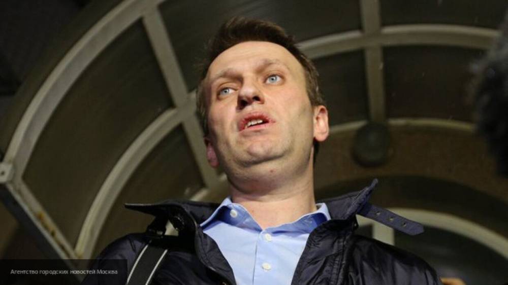 Конфликтолог уверен, что Навальный раскритиковал "Спасибо врачам" с целью не быть забытым