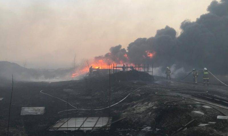При тушении гигантского пожара в Ростове-на-Дону погиб сотрудник МЧС
