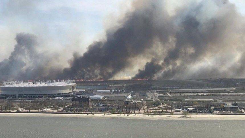 Пожарный погиб при тушении горящего камыша в Ростове-на-Дону