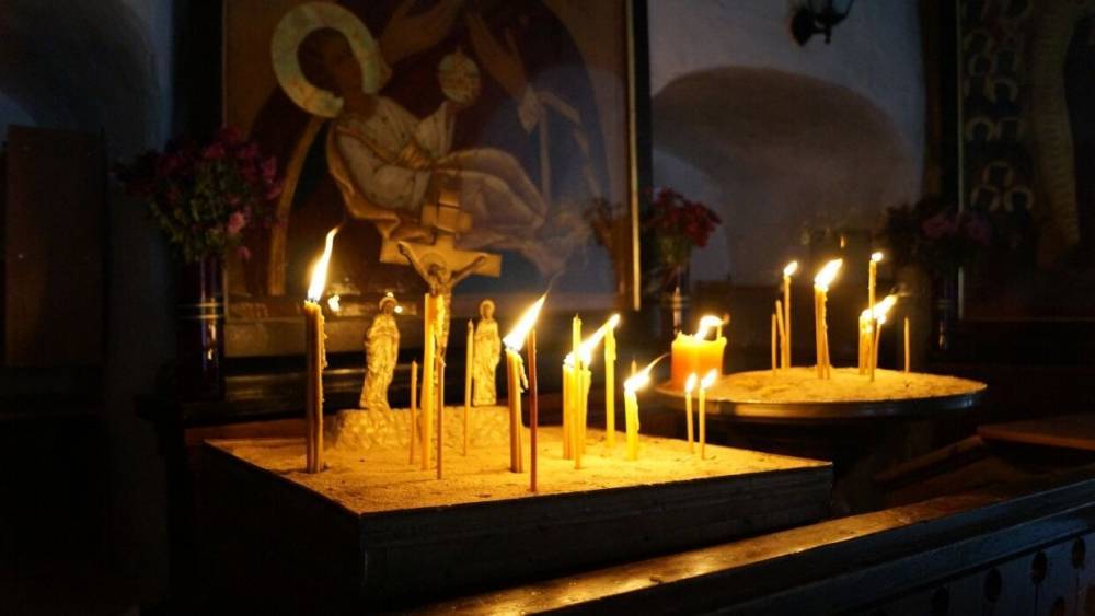 Запущена онлайн-трансляция службы в Соборе Владимирской иконы Божией матери в Петербурге