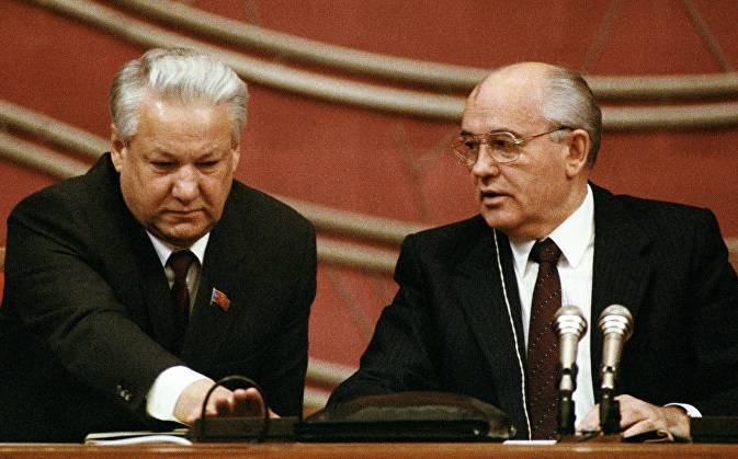 Как политика Горбачева привела его к посту президента СССР