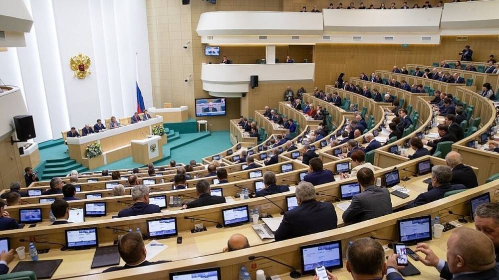 Сенаторы рассмотрят законы по инициативам Путина 31 марта