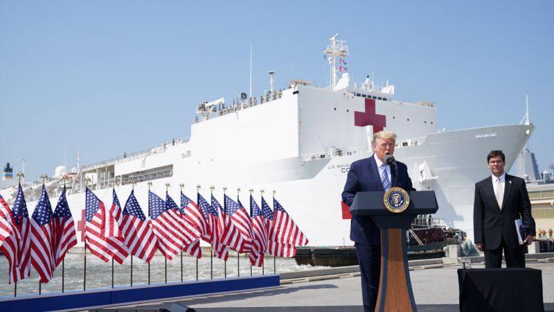 Плавучий госпиталь ВМС США Comfort отправился из Вирджинии в Нью-Йорк