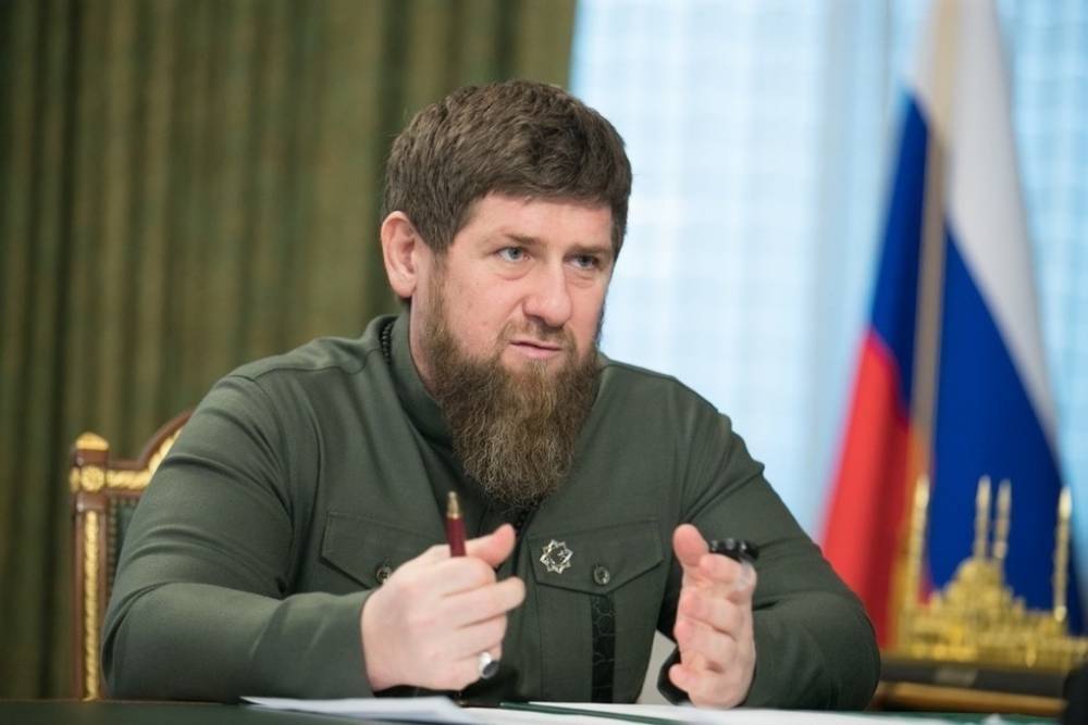 Стало известно, как Кадырова защищают от коронавируса