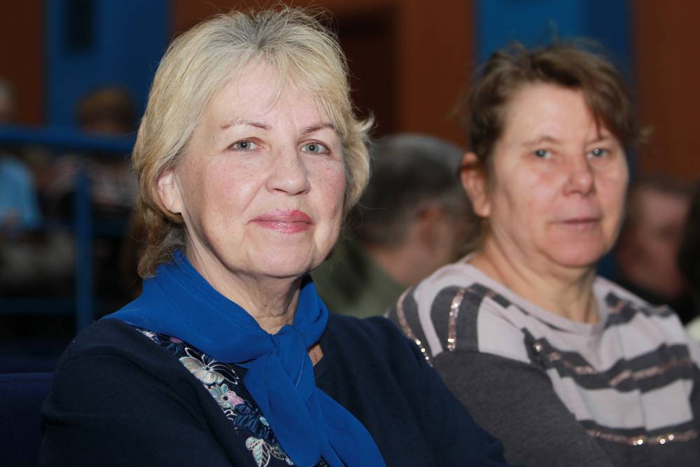 Пожилым москвичам на самоизоляции помогут 800 волонтеров