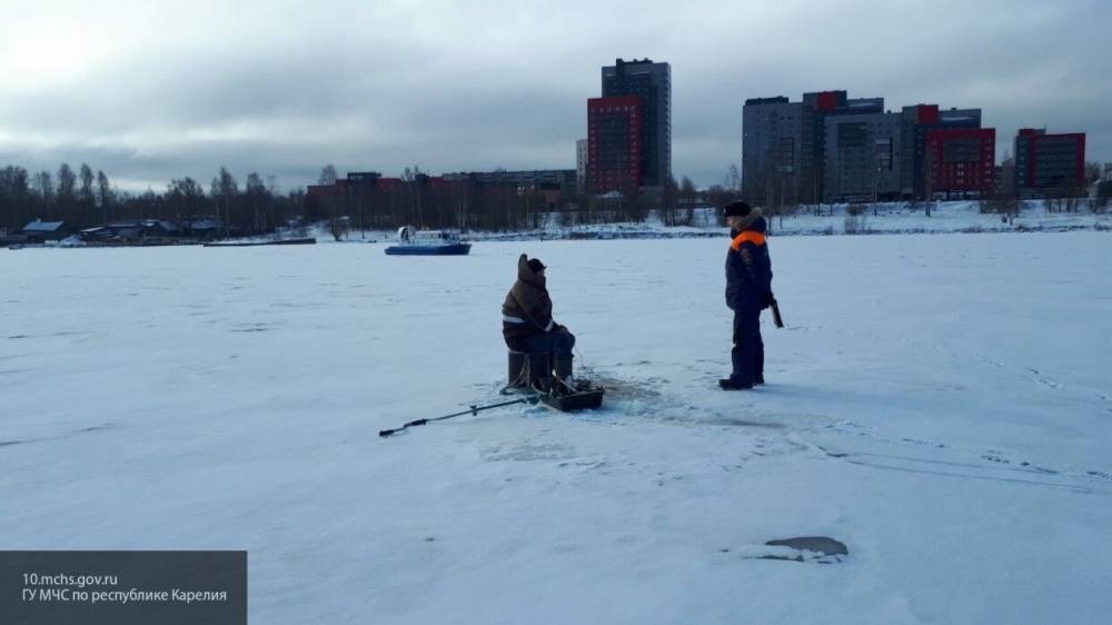 Рыбаки провалились под лед на реке Тавде в Свердловской области