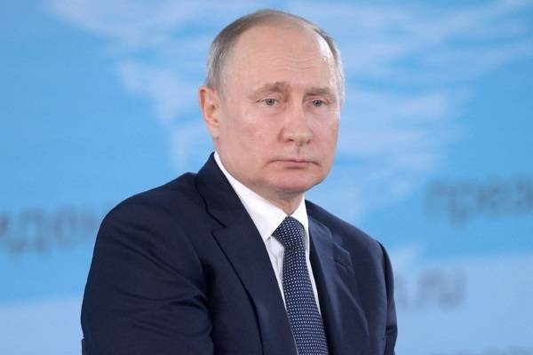 Владимир Путин поручил ввести постоянный мониторинг российской экономики