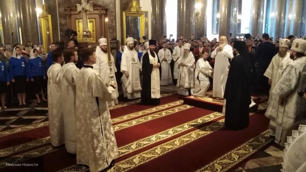 Патриарх Кирилл призвал воздержаться от посещения храмов из-за коронавируса