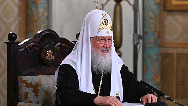 Патриарх Кирилл призвал верующих не посещать храмы
