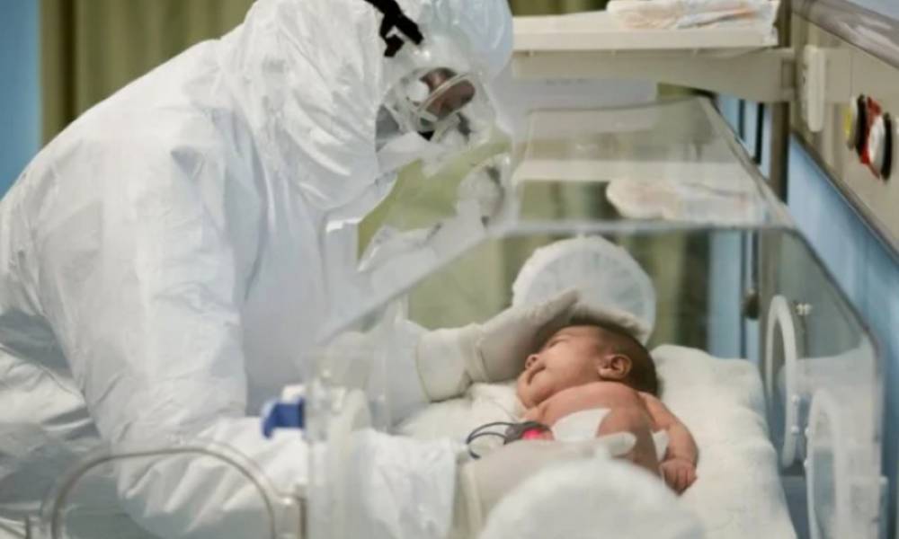В США зафиксирована первая смерть младенца от коронавируса