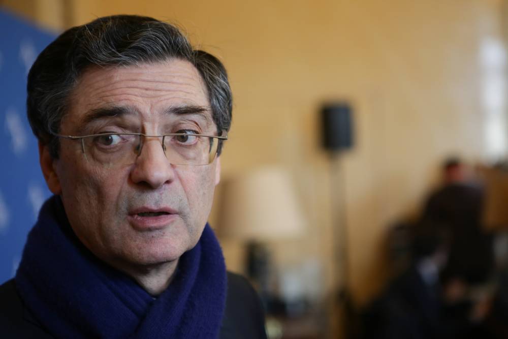 Бывший министр промышленности Франции скончался от коронавируса