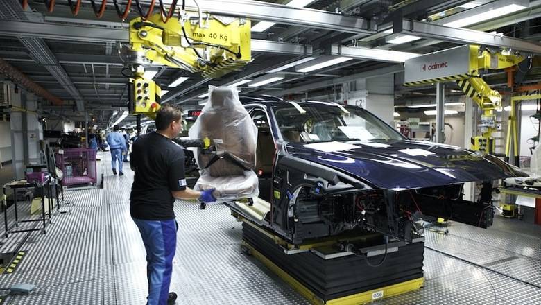 Эксперт: автопрому Германии грозит сокращение 100 тысяч рабочих мест