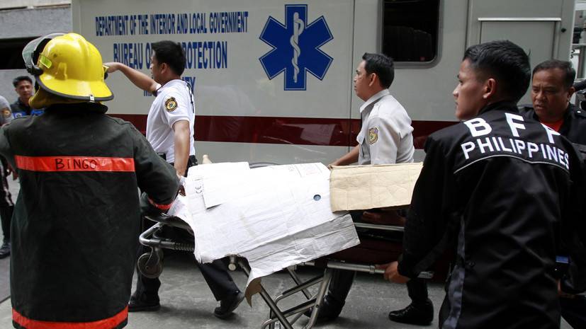 СМИ: В Маниле упал самолёт с восемью человеками на борту