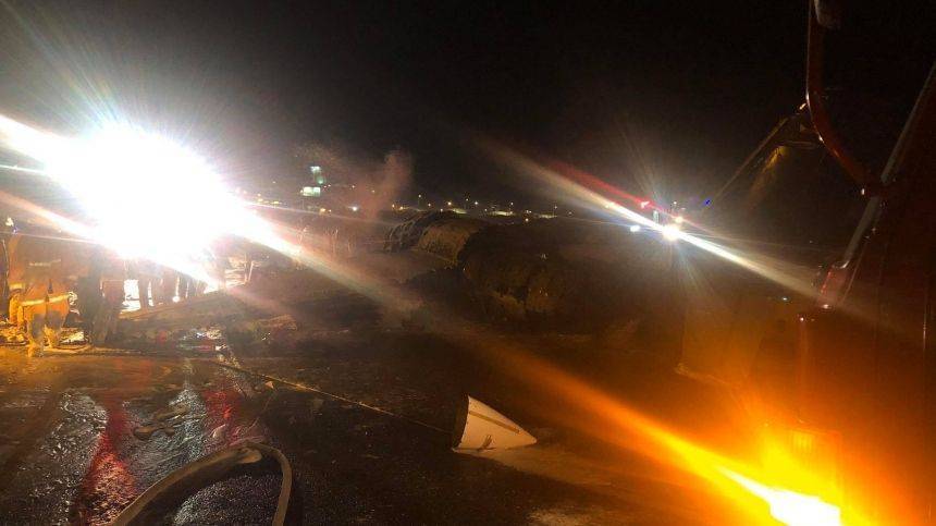 Пассажирский самолет разбился при взлете на Филиппинах