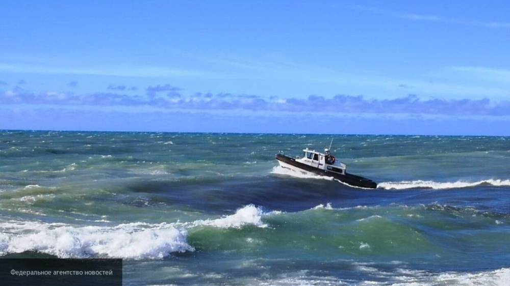 Тело одного из смытых штормом в море подростов вынесло на пляж в Сочи