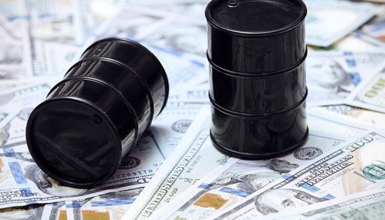 В США цена на нефть упала до… нисколько: ее можно брать из хранилищ, а производители за это еще и доплатят