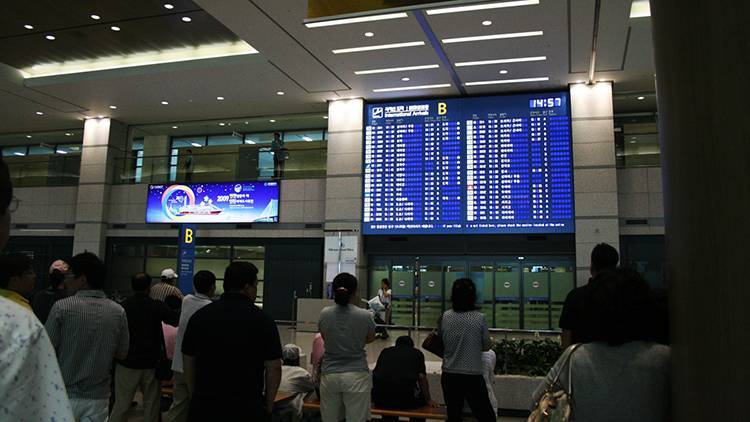 Спустя неделю задержанные в аэропорту Сеула россияне вернулись на родину