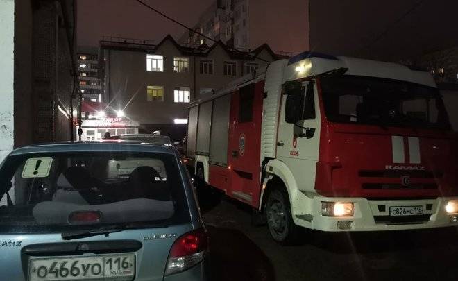 В Казани из горящего дома вывели троих чеовек