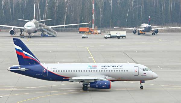 Самолет, летевший в Москву, сел на запасном аэродроме в Хабаровске из-за сообщения о бомбе - nakanune.ru - Хабаровск