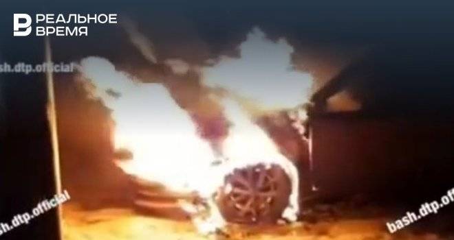 Видео: ночью в Башкирии сгорел автомобиль