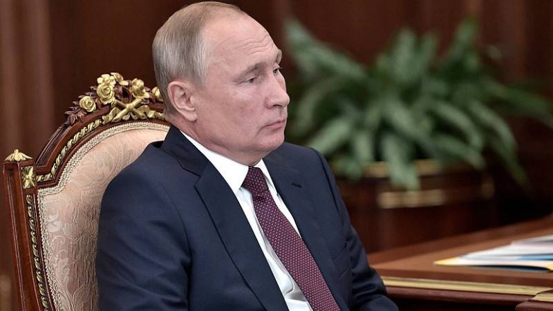 Путин призвал реагировать на нарушения на митингах для недопущения погромов