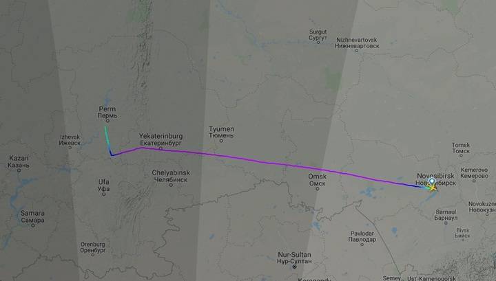 Второй российский самолет совершил экстренную посадку из-за сообщения о бомбе