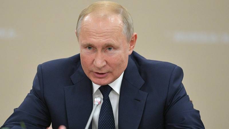 Путин заявил, что закон об иноагентах защищает Россию от вмешательства