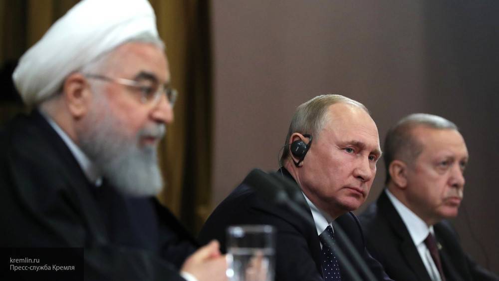 Роухани пригласил Путина на саммит астанинской тройки по Сирии в Иране
