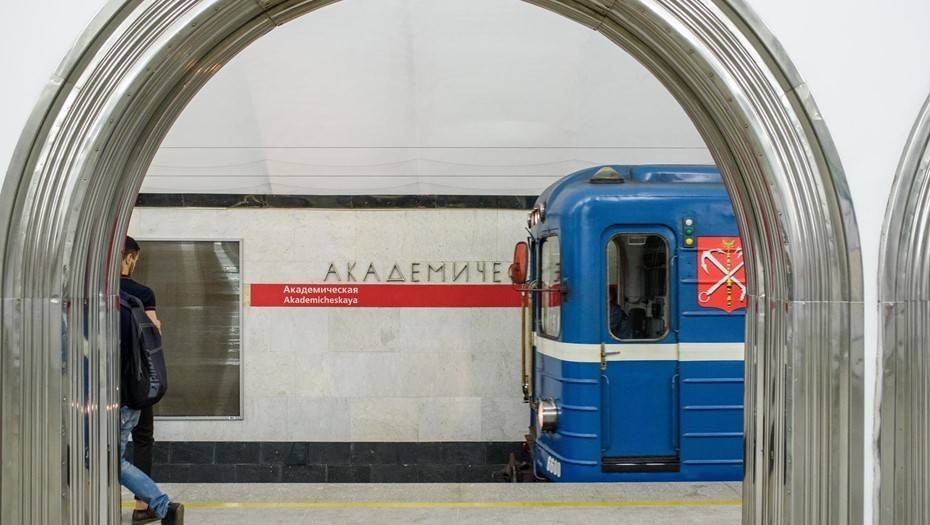 В Петербурге задержали двух мужчин за стрельбу в метро