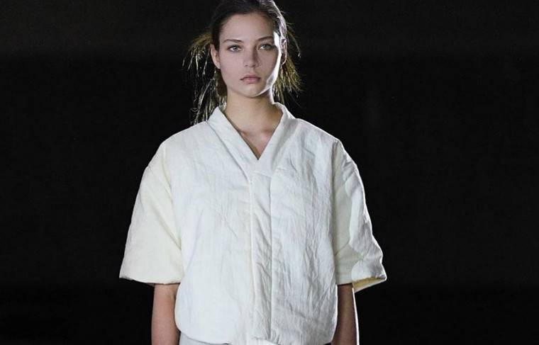 Дочь Кафельникова стала моделью новой коллекции одежды Канье Уэста