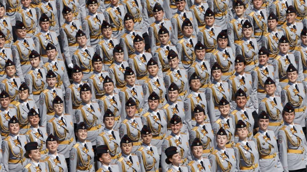 Шойгу рассказал, сколько женщин служит в армии России