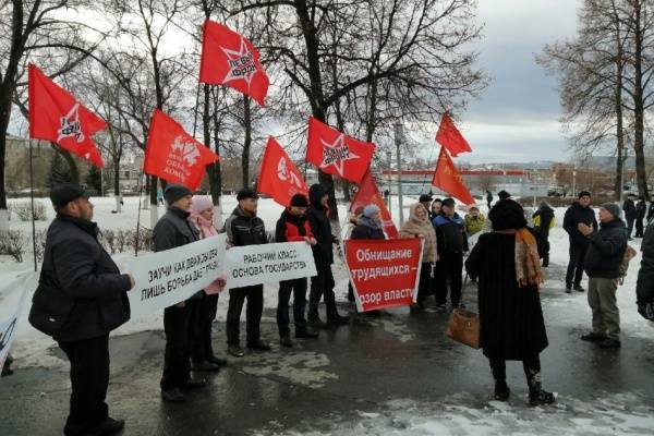 В Миассе на автозаводе "Урал" после акции протеста увольняют две бригады