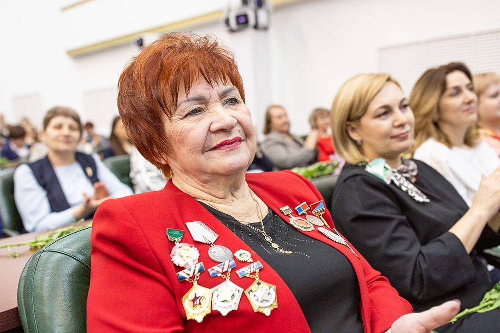Сергей Цивилёв поздравил кузбасских женщин с приближающимся 8 Марта