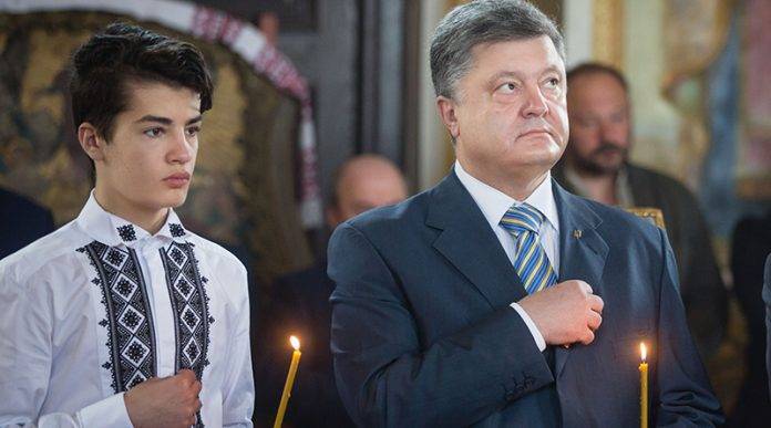 Порошенко убежал от вопроса, что делал его сын на концерте российского рэпера