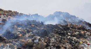 Причиной пожара на мусорном полигоне Кизляра власти назвали поджог