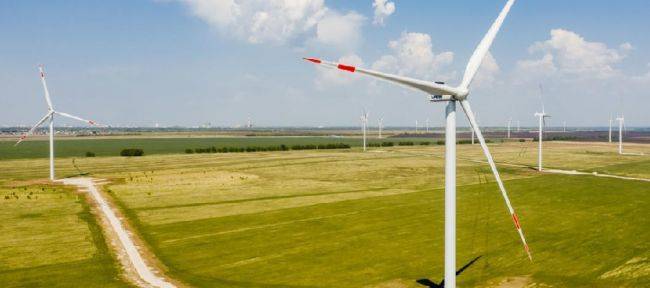 Первая ветроэлектростанция запущена в Ростовской области