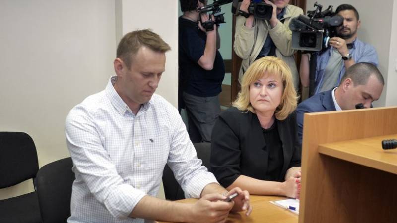 Навальный выклянчил деньги у россиян после того, как его счета заблокировали