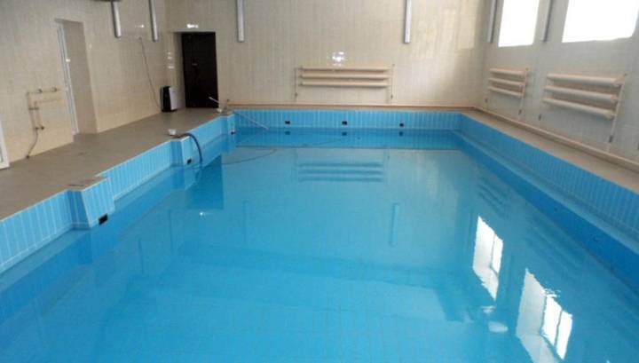 В Чебоксарах на уроке физкультуры в бассейне погибла школьница