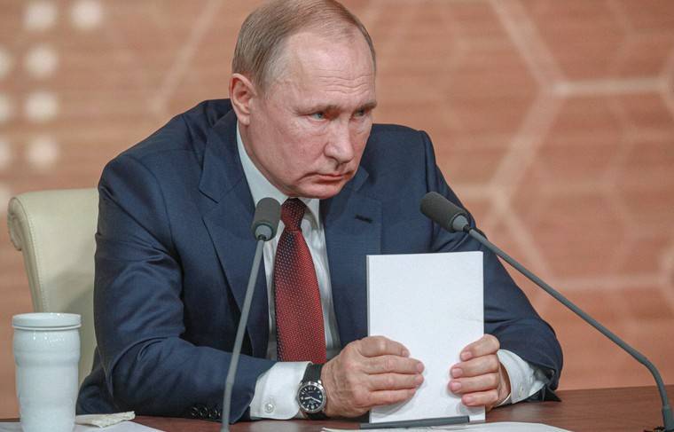 Путин решил, в каком порядке его поправки в Конституцию вступят в силу