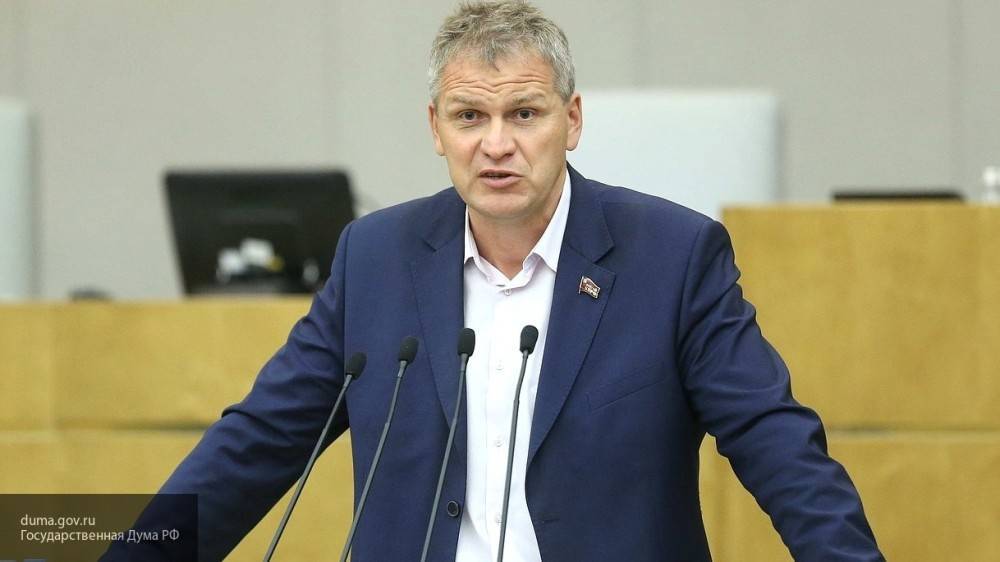 Депутат Куринный предположил, что эпидемия коронавируса настигнет Россию в апреле