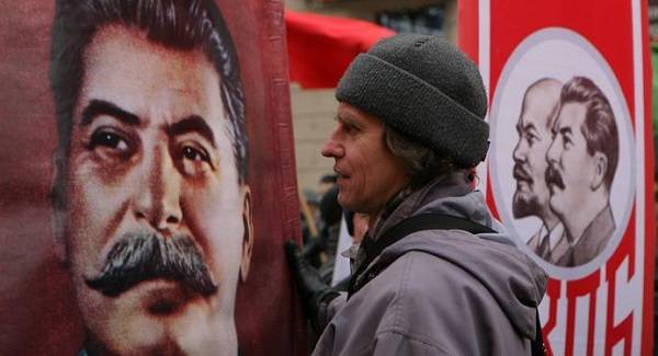 В Одессе из-за портрета Сталина на автомобиле произошла массовая драка