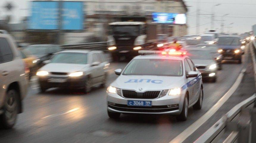 Погоня сотрудников ДПС за иномаркой в Петербурге попала на видео