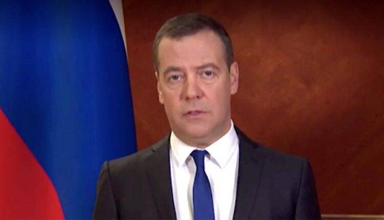 Медведев через соцсети обратился к россиянам по поводу пандемии COVID-19