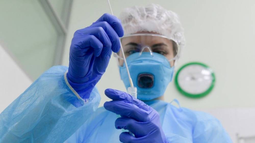 Московский врач заявил, что коронавирус становится менее агрессивным