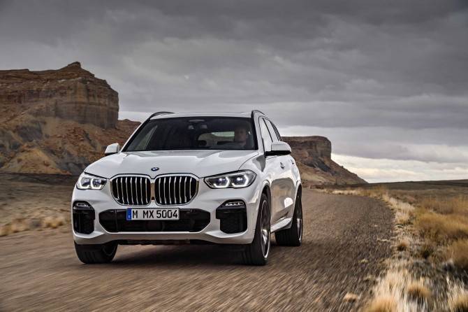 BMW сохраняет цены на все уже произведенные автомобили