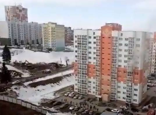 Утренний пожар в многоэтажке в «Кемерово-Сити» попал на видео