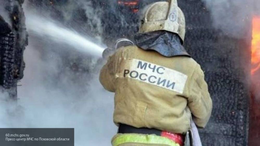 Пожарные не допустили жертв при ликвидации огня в жилом доме в центре Кемерово