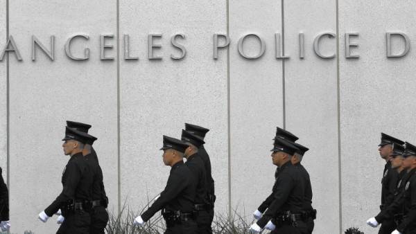 Десятки полицейских и пожарных Лос-Анджелеса заразились коронавирусом