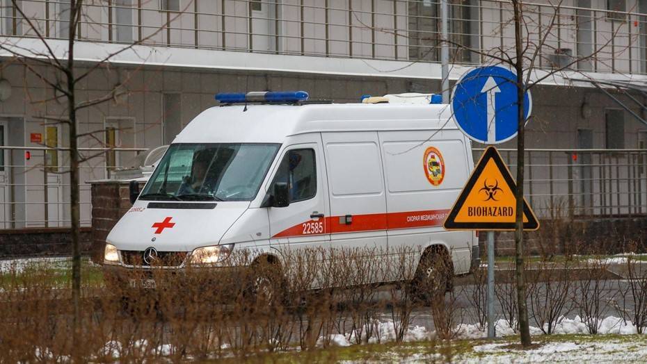 В Петербурге еще две больницы перепрофилировали для приема больных с пневмонией