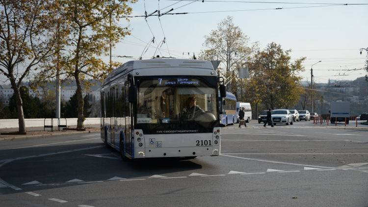 В Севастополе на неделю полностью отменяют троллейбусы и паромы